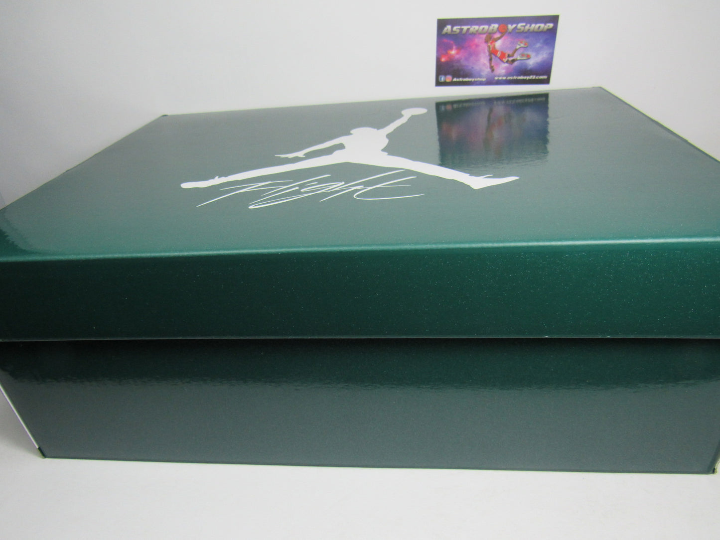 JORDAN 4 OXIDIZED GREEN EN CAJA