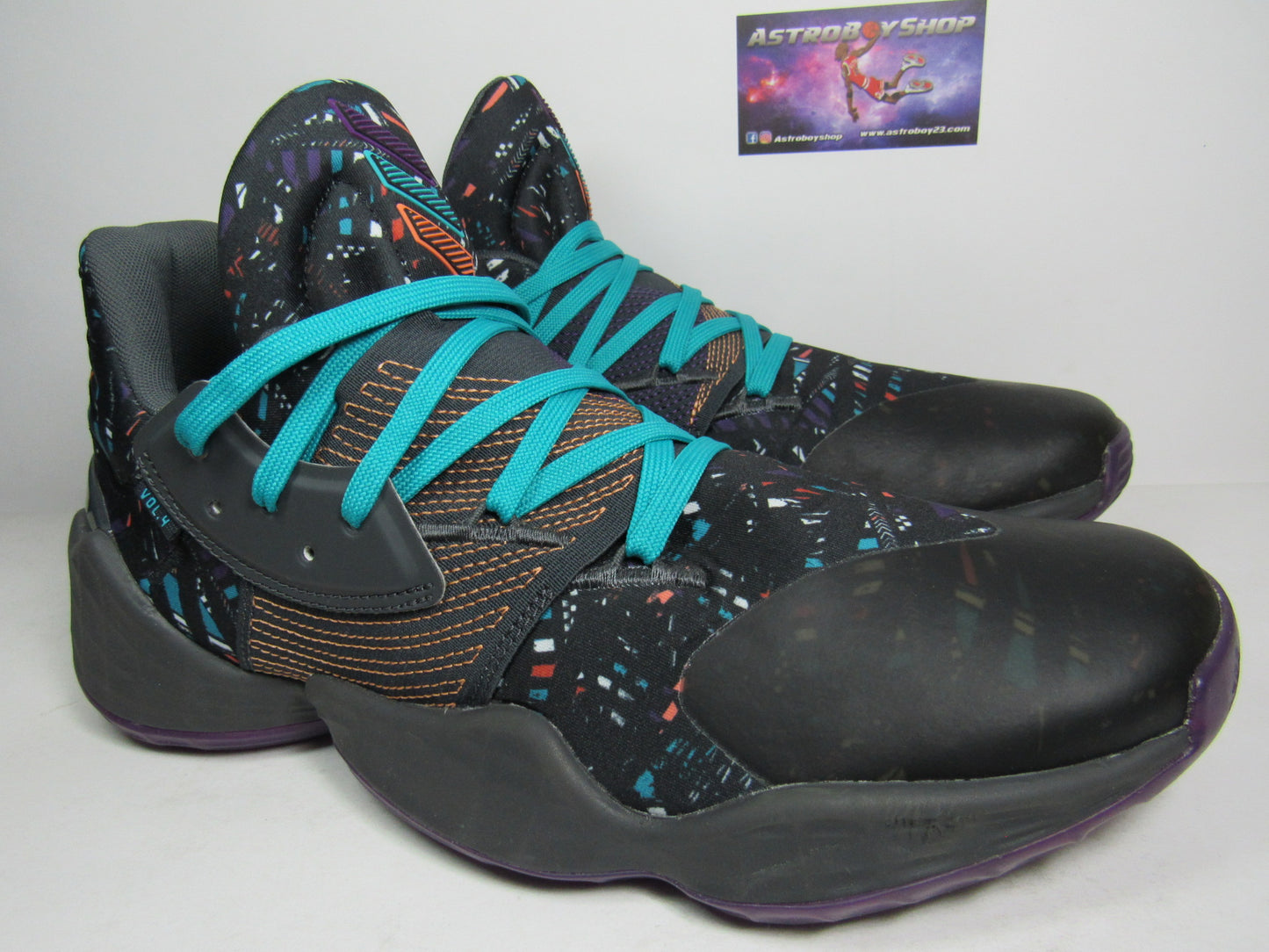 JAMES HARDEN VOL 4 BHM EDICION LIMITADA