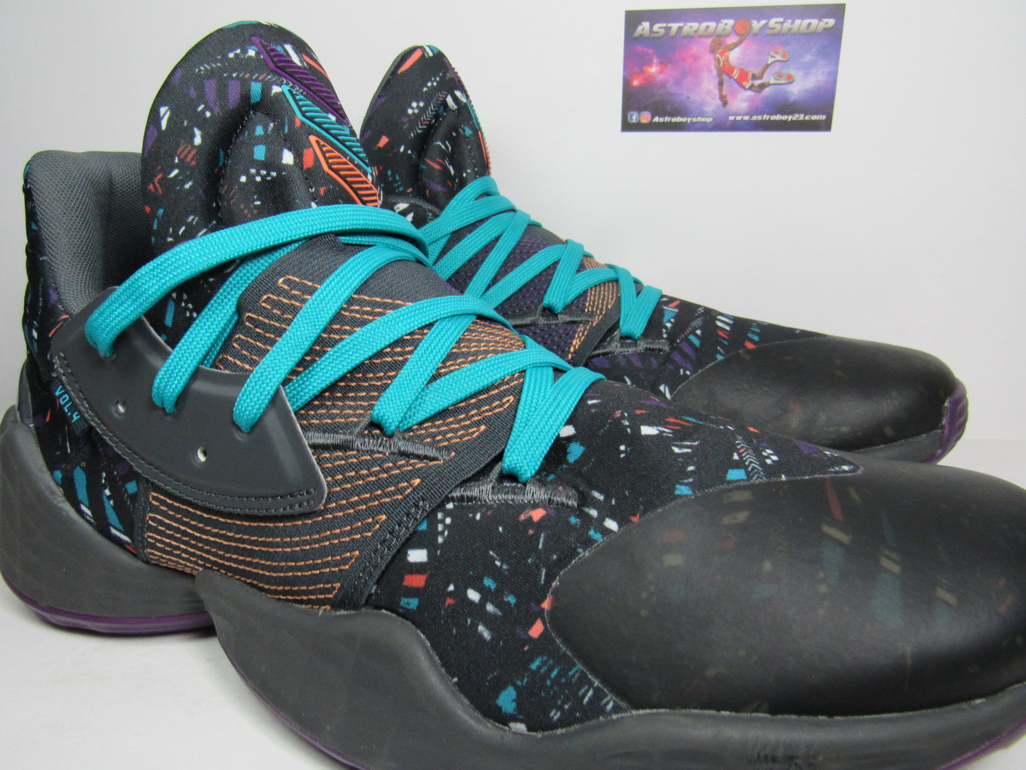 JAMES HARDEN VOL 4 BHM EDICION LIMITADA