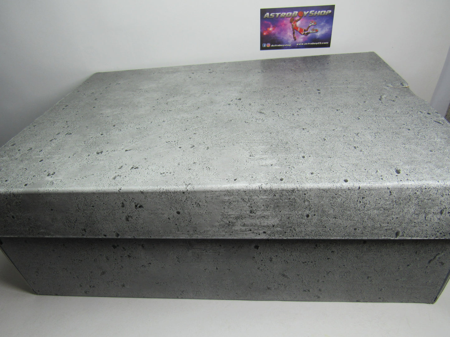 JORDAN 4 WE CEMENT PARIS 2024 EN CAJA