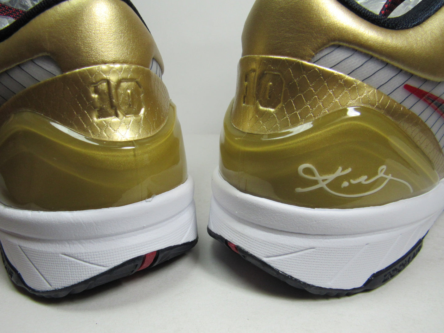 KOBE 4 PROTRO GOLD MEDAL EN CAJA