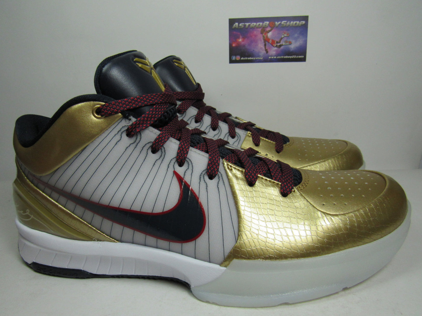 KOBE 4 PROTRO GOLD MEDAL EN CAJA