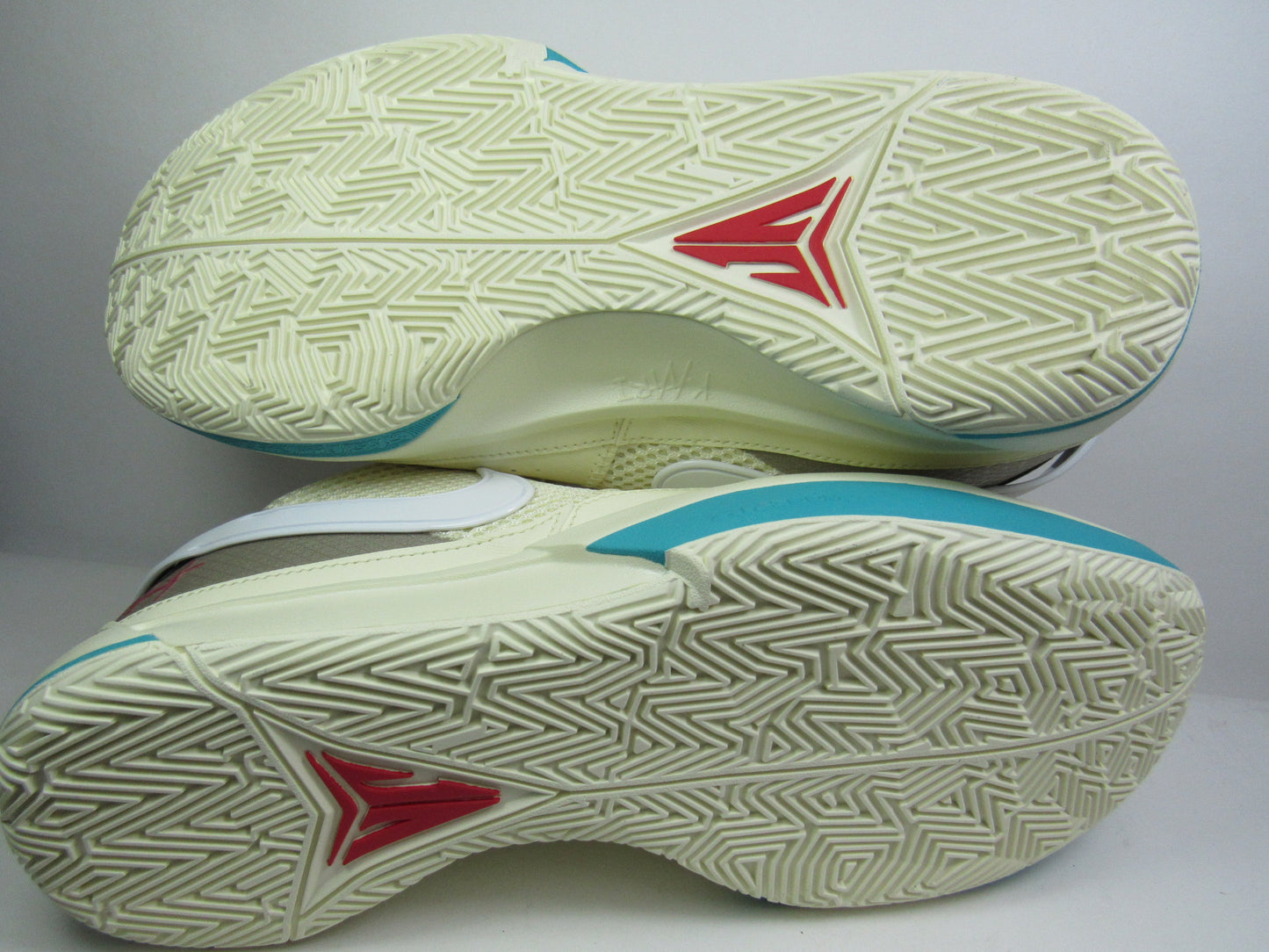 NIKE JA 1 MORANT VACATION EN CAJA