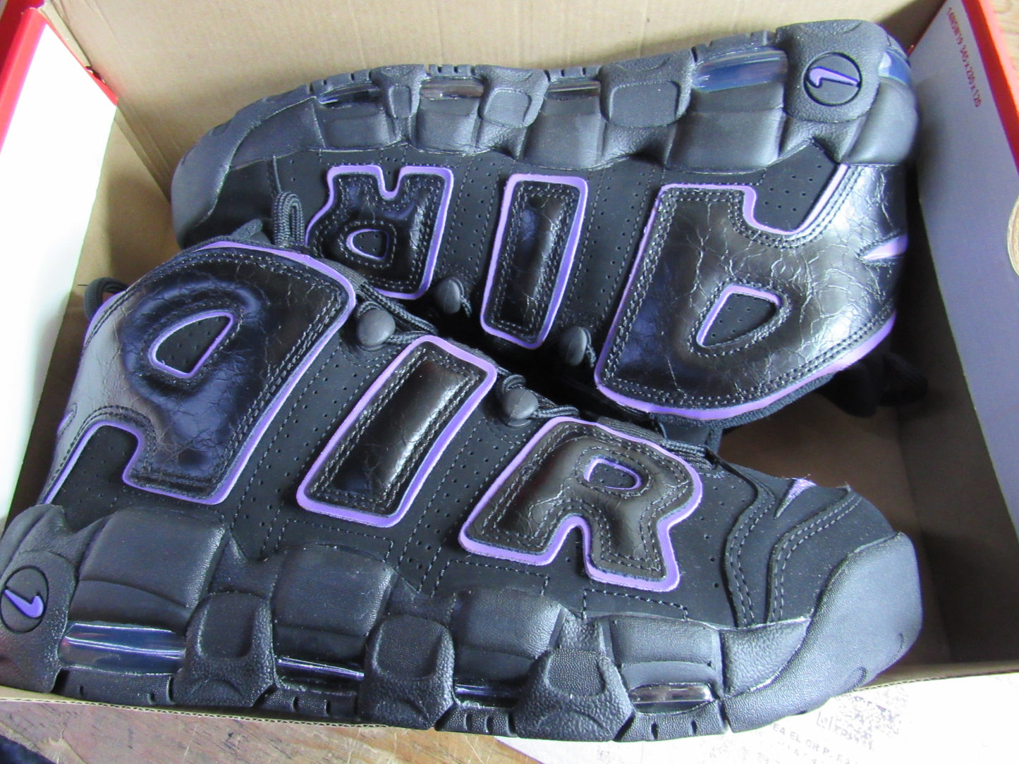 PIPPEN AIR MORE UPTEMPO "BLACK GRAPE" EN CAJA