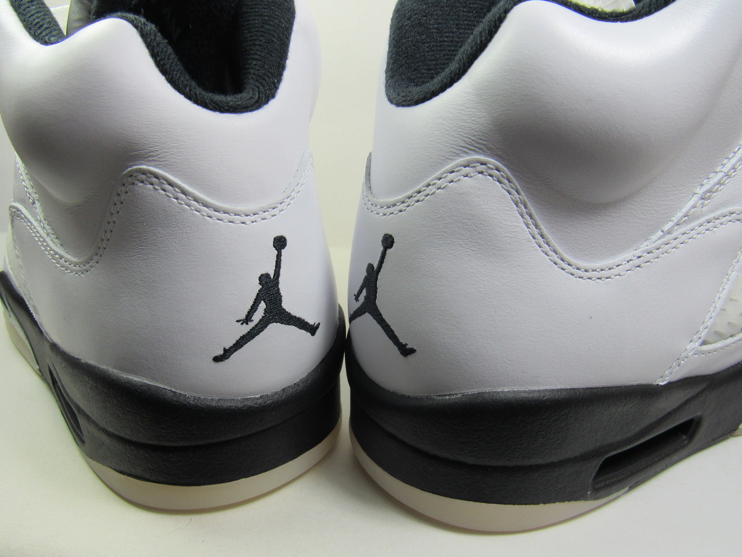 JORDAN 5 REVERSE METALLIC SILVER EN CAJA