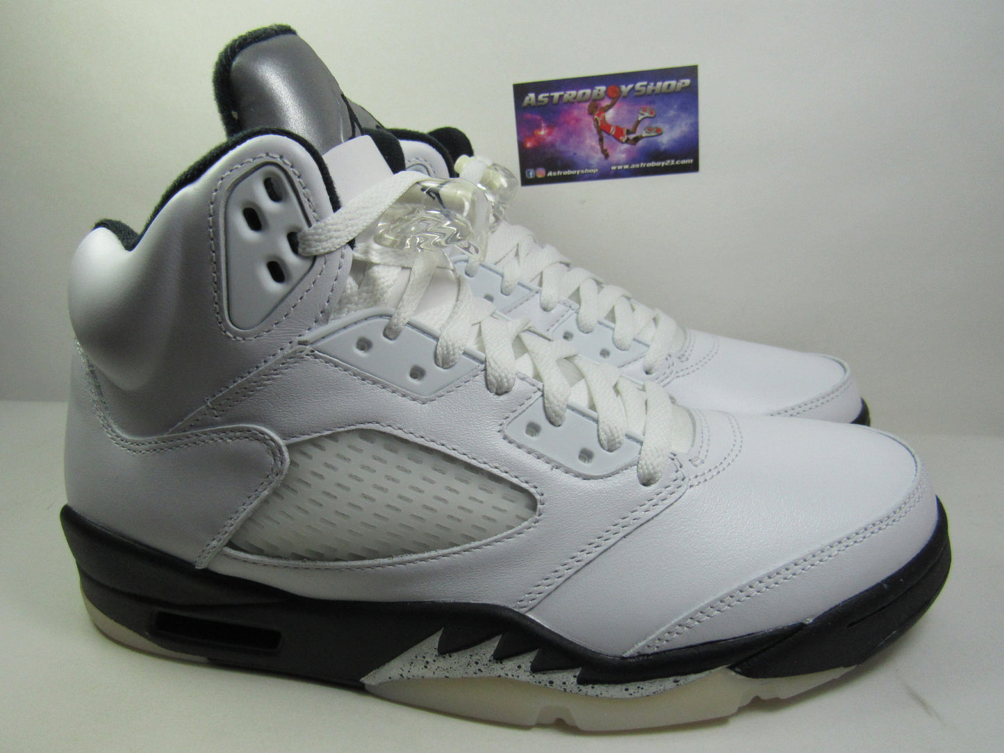 JORDAN 5 REVERSE METALLIC SILVER EN CAJA