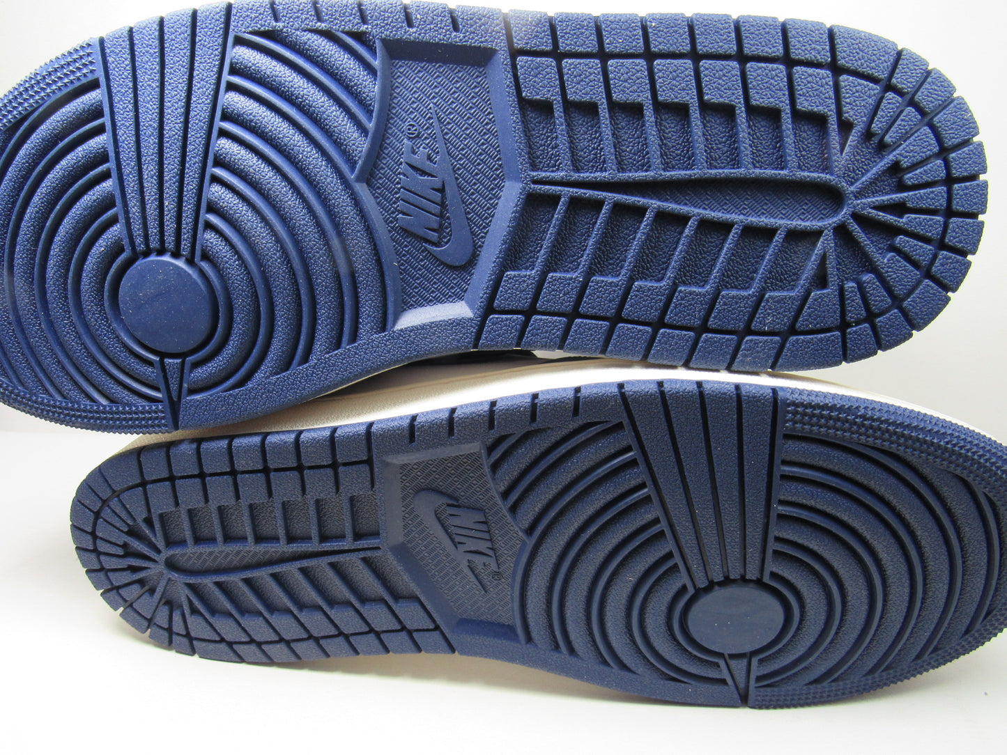 JORDAN 1 HIGH "MIDNIGHT NAVY" EN CAJA