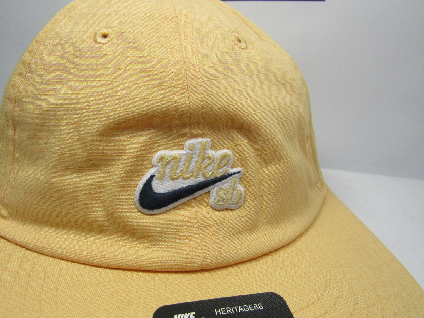 GORRA NIKE SB H86 CELESTIAL GOLD UNITALLA