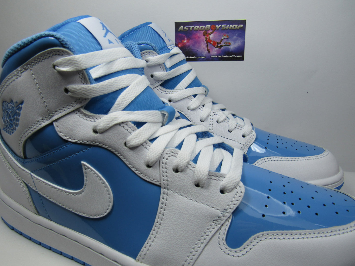 JORDAN 1 MID SE PATENT LEGEND BLUE EN CAJA