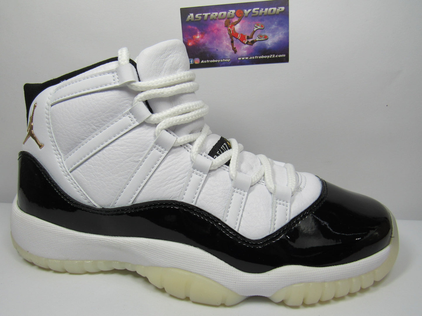 JORDAN 11 DMP MOMENTS KIDS EN CAJA