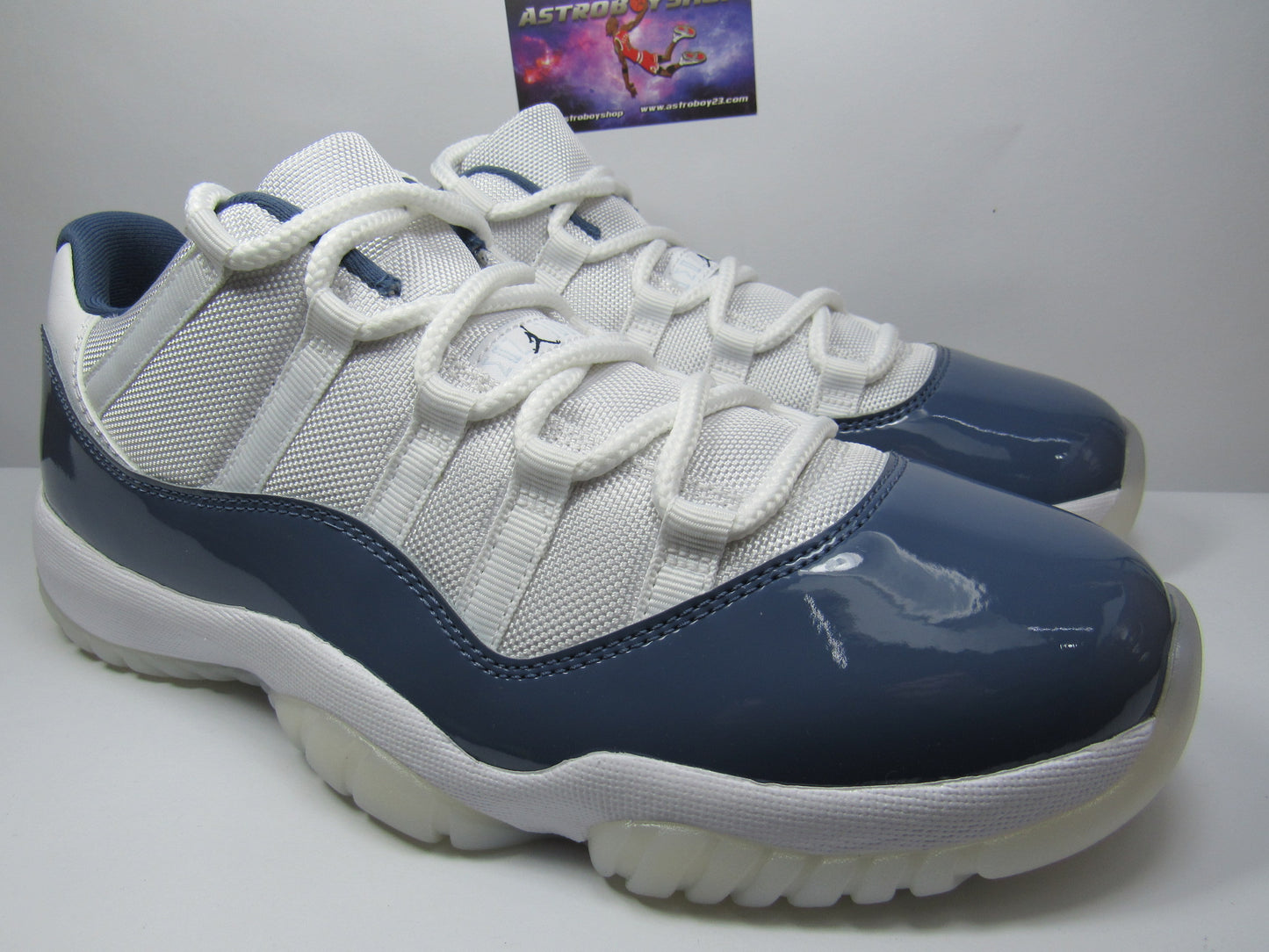 JORDAN 11 LOW DIFFUSED BLUE EN CAJA