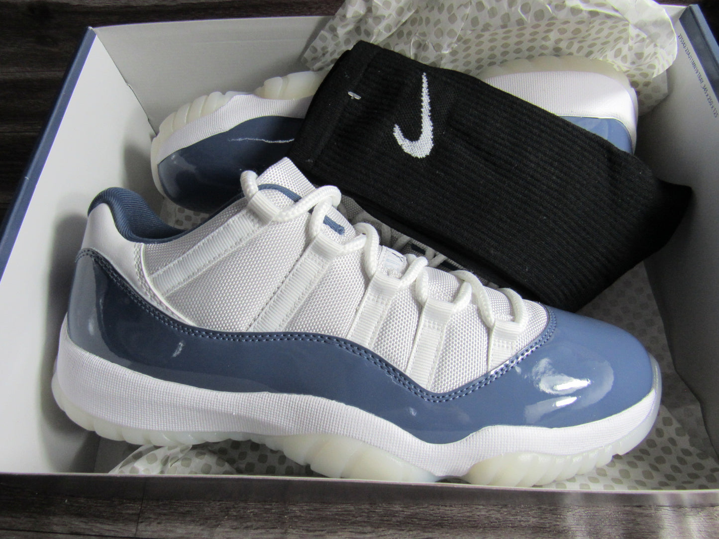 JORDAN 11 LOW DIFFUSED BLUE EN CAJA