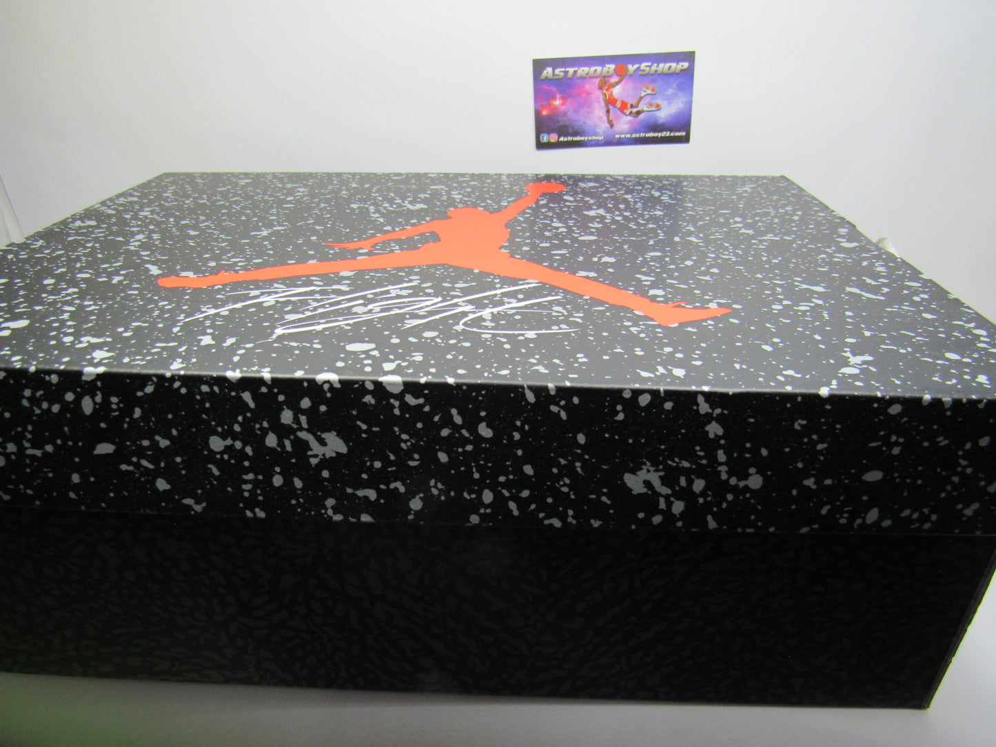 JORDAN SPIZIKE LOW TORO EN CAJA
