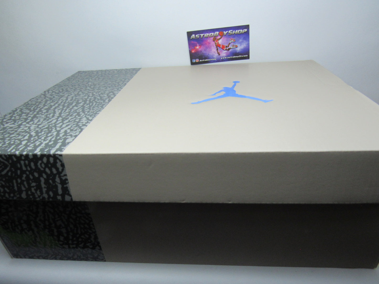 JORDAN 3 LUCKY SHORTS EN CAJA