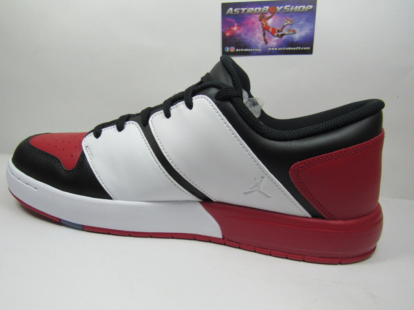 JORDAN 1 NU RETRO GYM RED EN CAJA