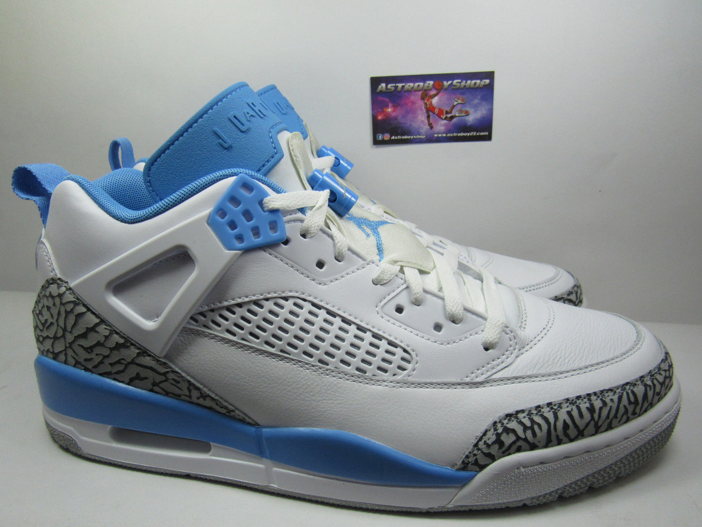 JORDAN SPIZIKE LOW CAROLINA EN CAJA