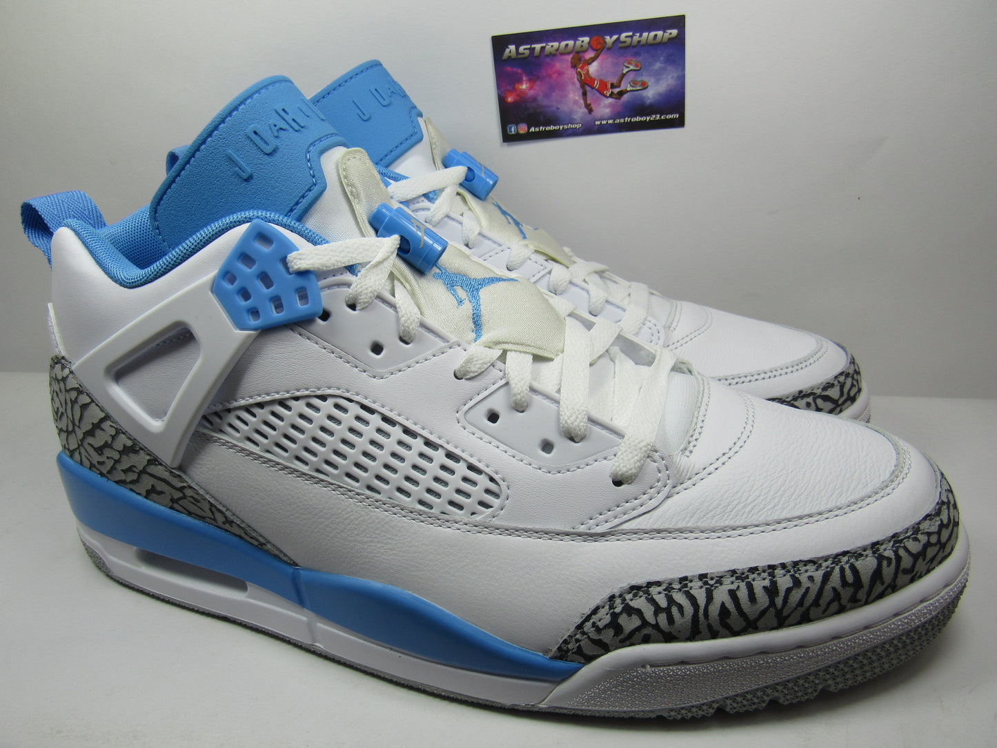 JORDAN SPIZIKE LOW CAROLINA EN CAJA