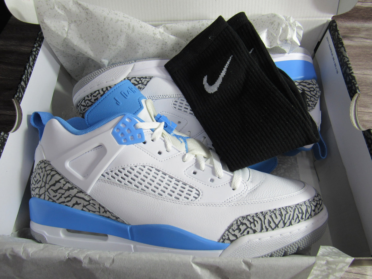 JORDAN SPIZIKE LOW CAROLINA EN CAJA