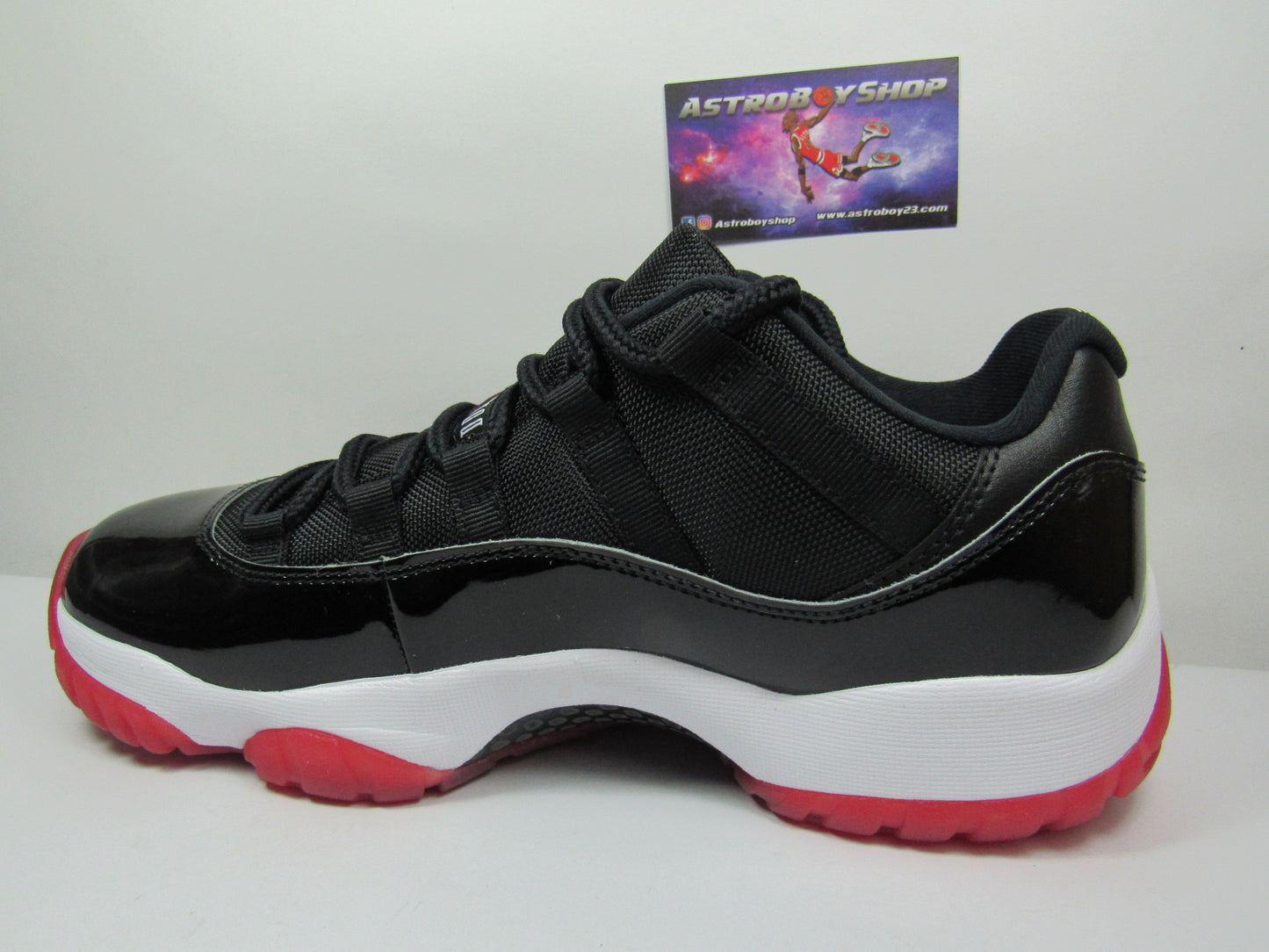 JORDAN 11 LOW BRED 2025 EN CAJA