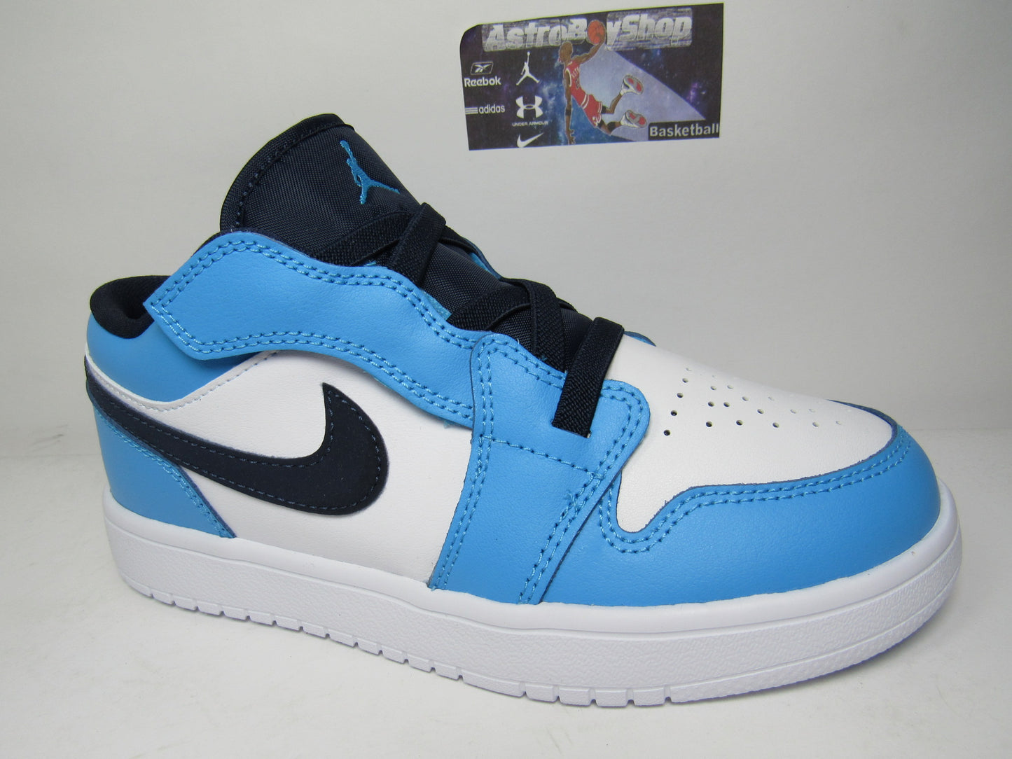 JORDN 1 LOW PS UNC EN CAJA (21 Y 22 CM)