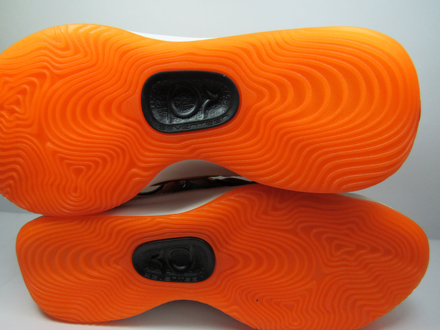 KEVIN DURANT 17 REAPER ORANGE EN CAJA