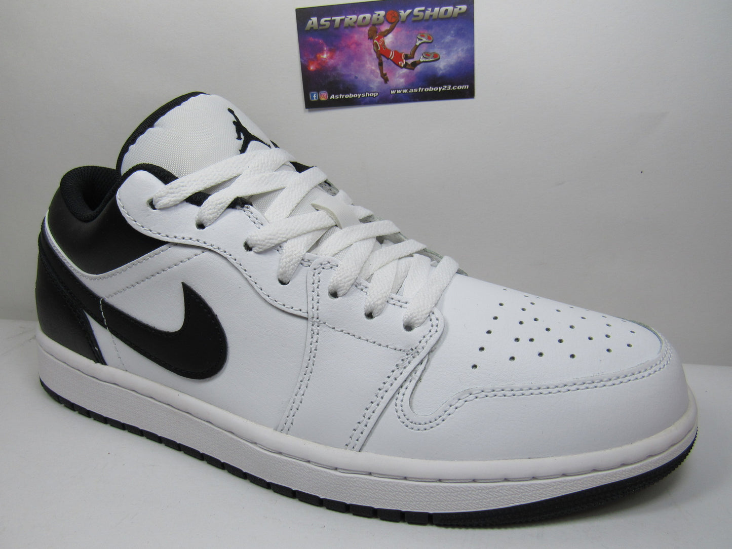 JORDAN 1 LOW PANDA EN CAJA