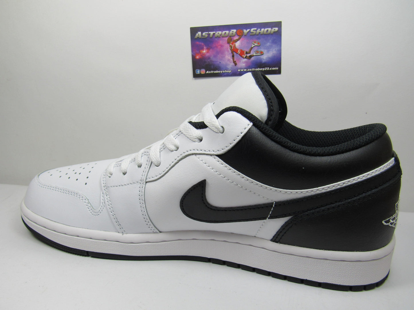 JORDAN 1 LOW PANDA EN CAJA