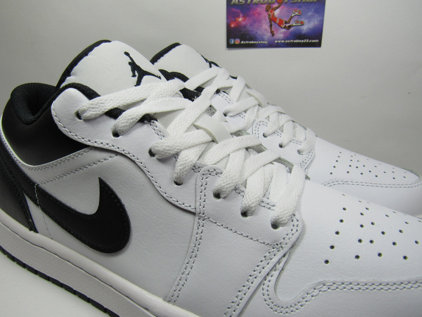 JORDAN 1 LOW PANDA EN CAJA