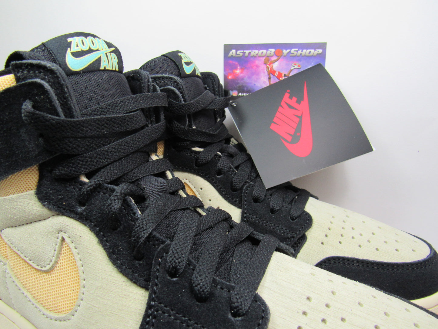 JORDAN 1 ZOOM COMFORT2 MUSLIN EN CAJA
