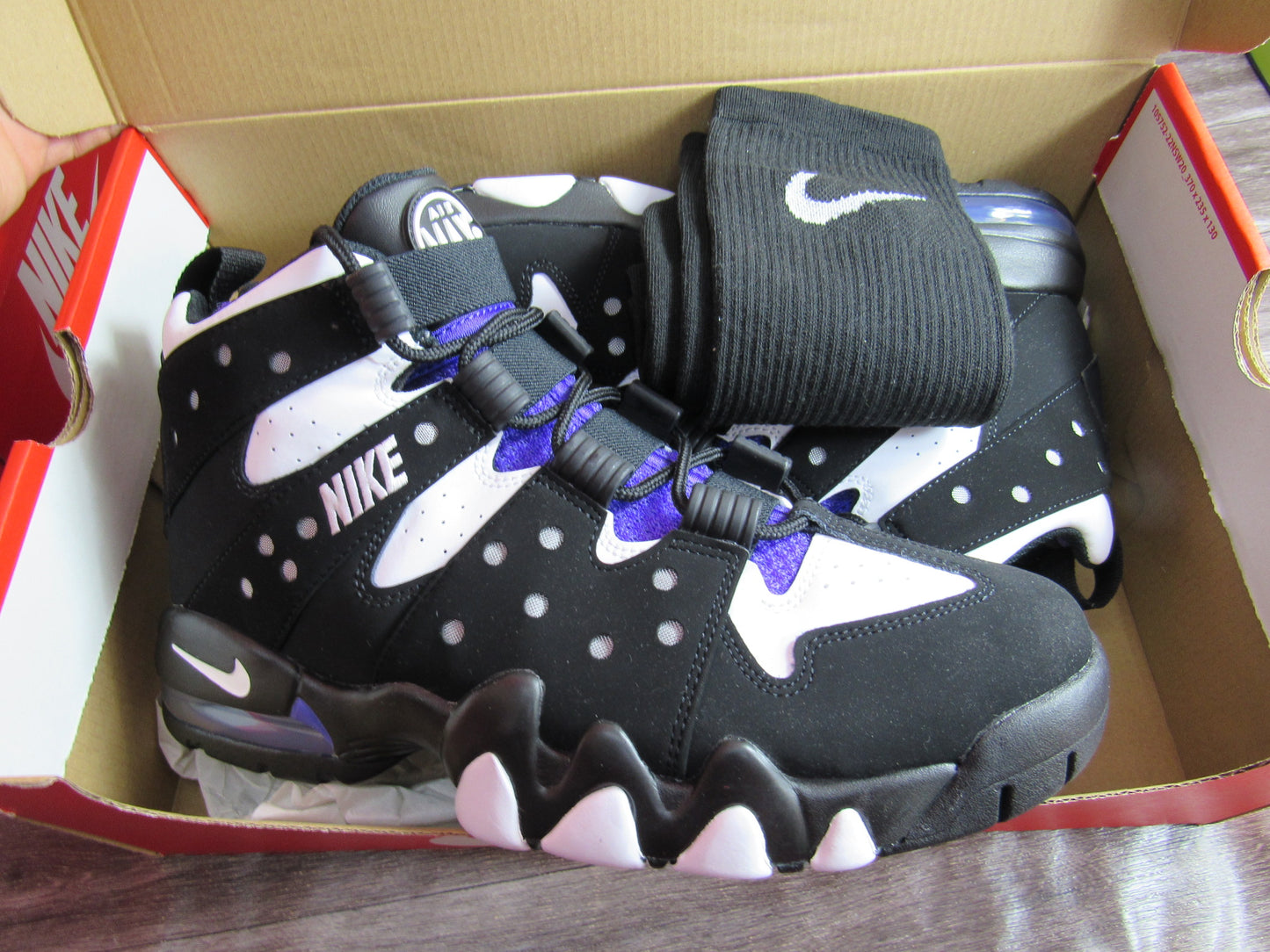 BARKLEY CB94 BLACK PURPLE 2025 EN CAJA