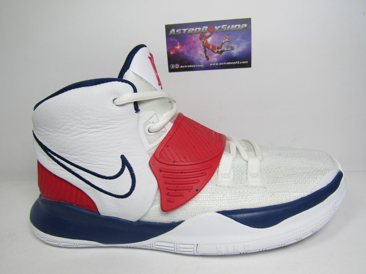KYRIE 6 USA HOME EN CAJA PS KIDS (21.5 CM)
