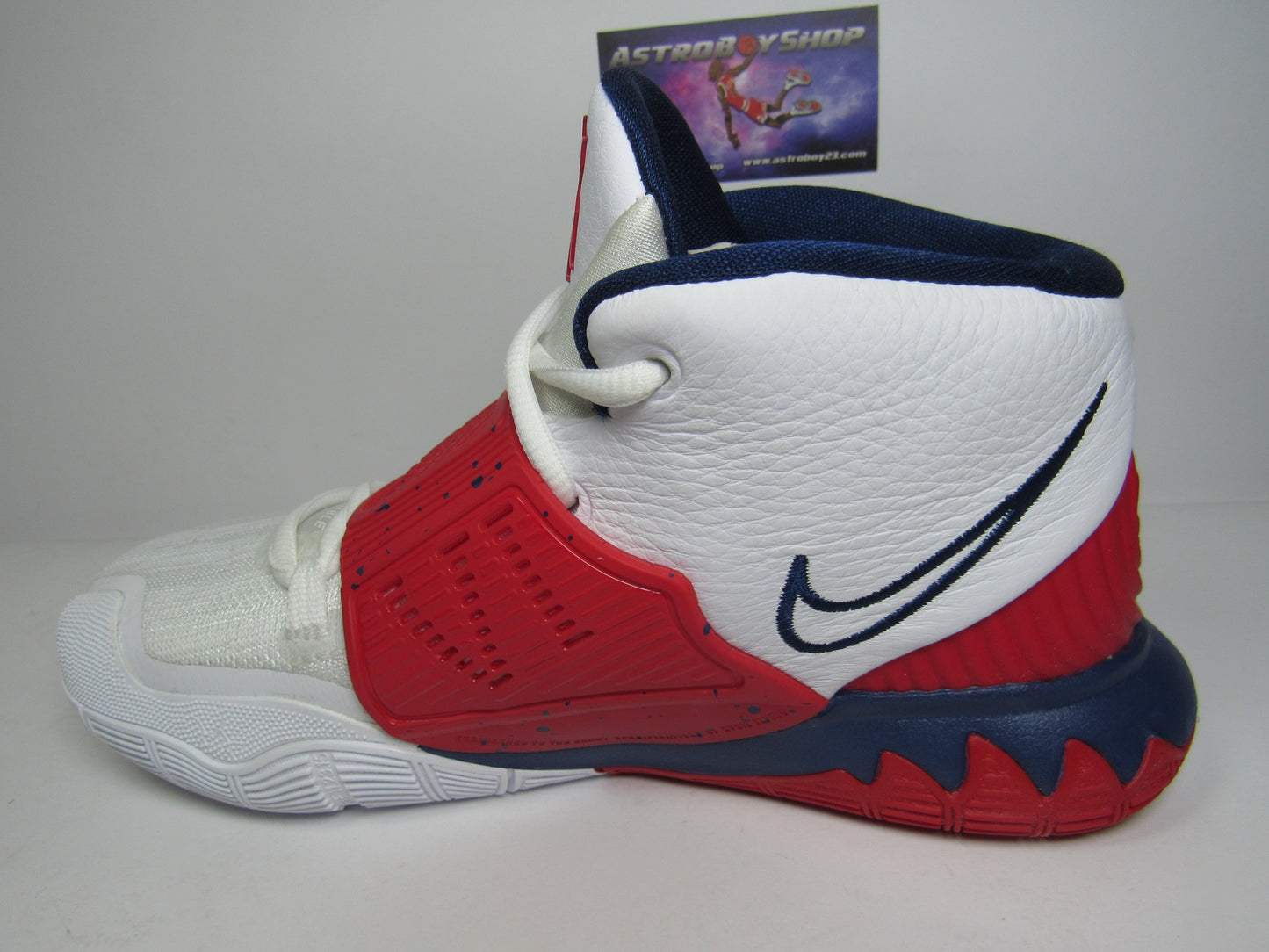 KYRIE 6 USA HOME EN CAJA PS KIDS (21.5 CM)