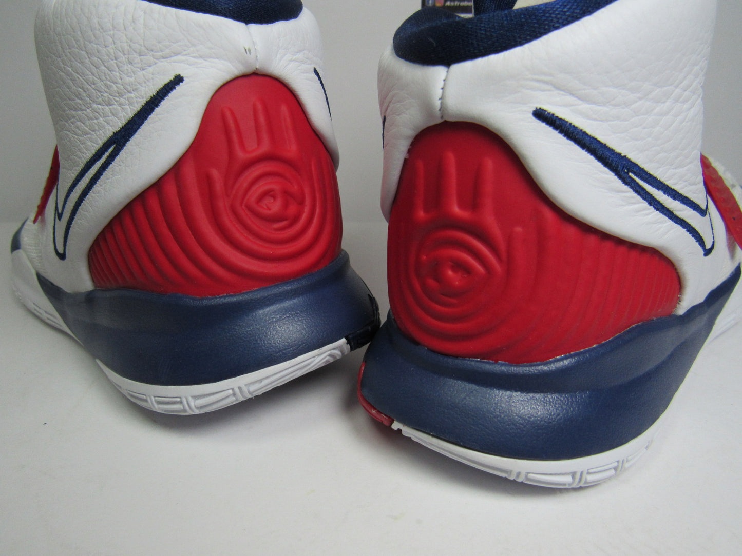 KYRIE 6 USA HOME EN CAJA PS KIDS (21.5 CM)