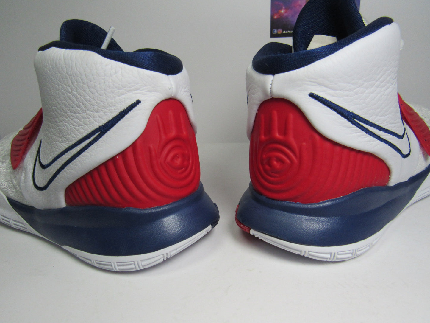 KYRIE 6 USA HOME EN CAJA PS KIDS (21.5 CM)