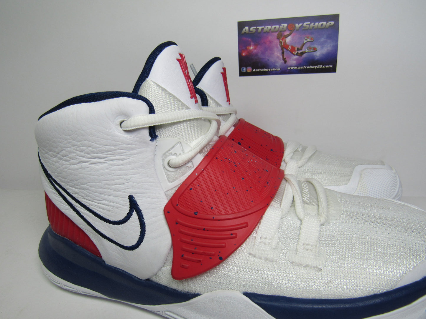 KYRIE 6 USA HOME EN CAJA PS KIDS (21.5 CM)