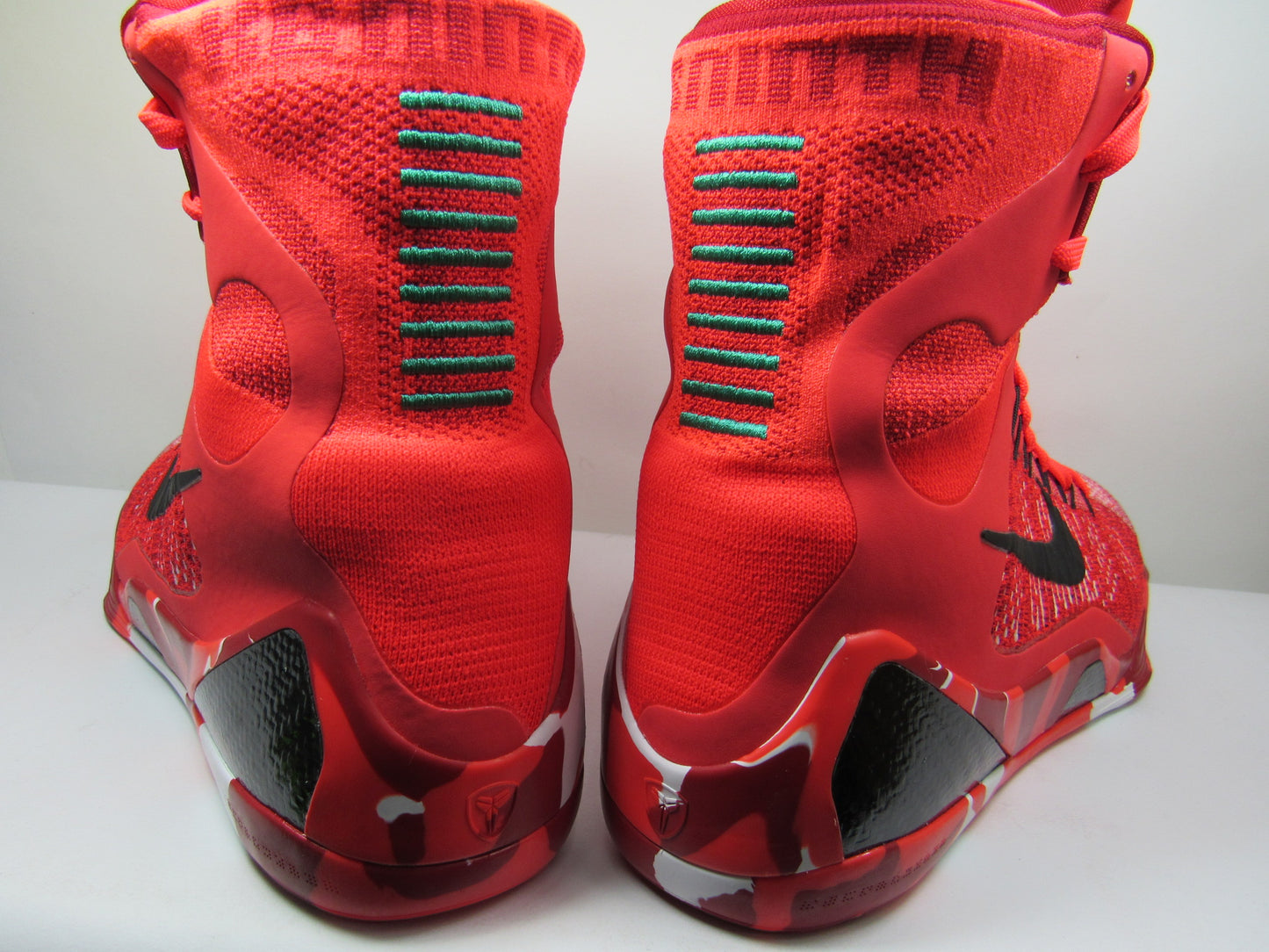 KOBE 9 ELITE CHRISTMAST EN CAJA