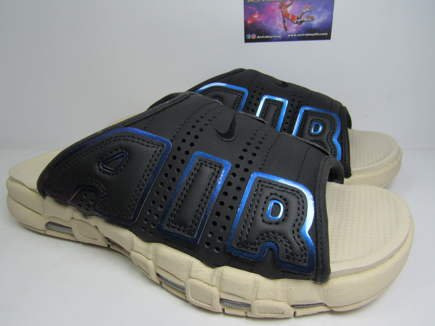 SANDALIAS PIPPEN AIR MORE UPTEMPO SLIDES "IRIDESCENT" EN CAJA