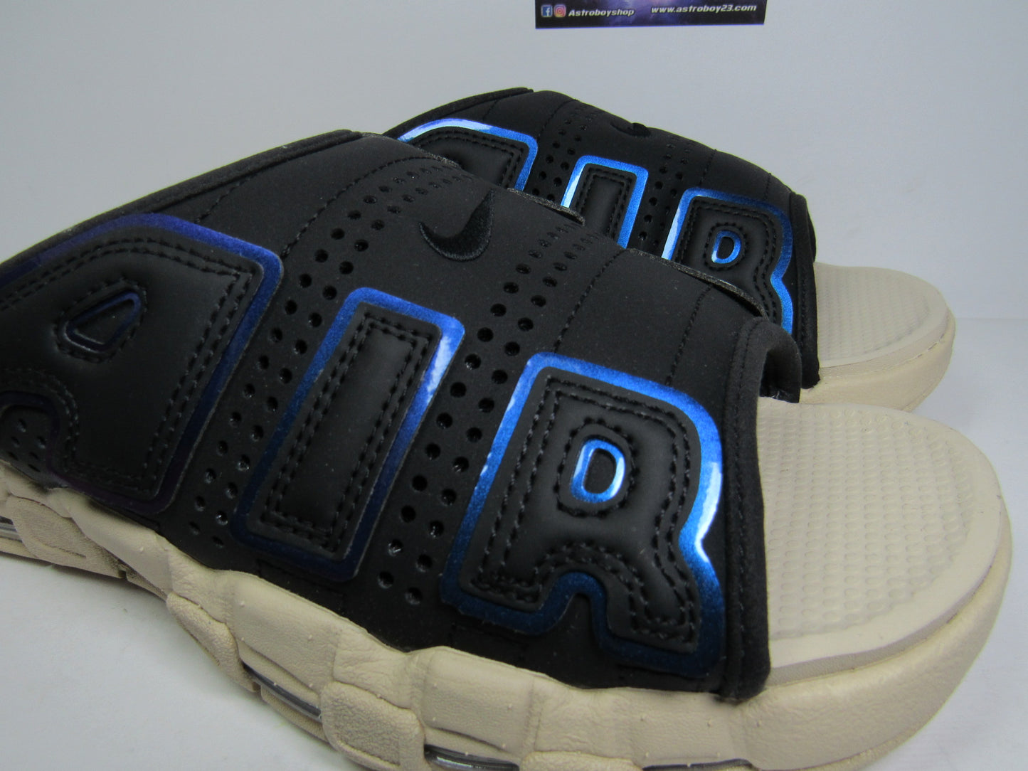 SANDALIAS PIPPEN AIR MORE UPTEMPO SLIDES "IRIDESCENT" EN CAJA