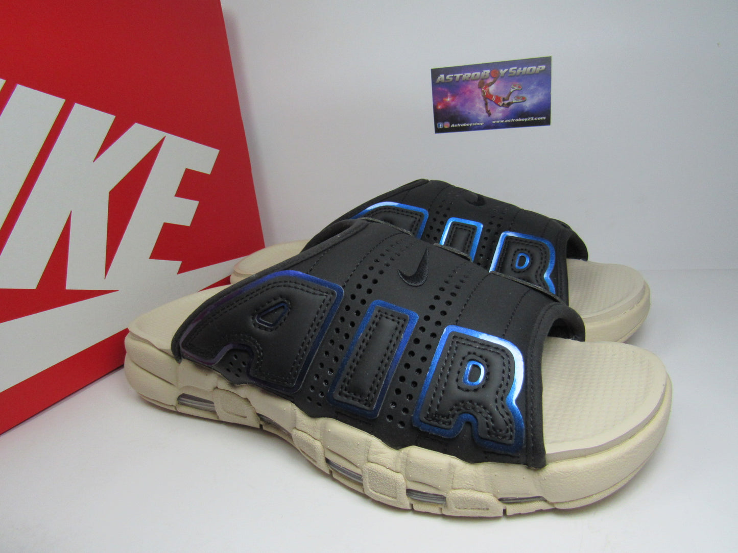 SANDALIAS PIPPEN AIR MORE UPTEMPO SLIDES "IRIDESCENT" EN CAJA