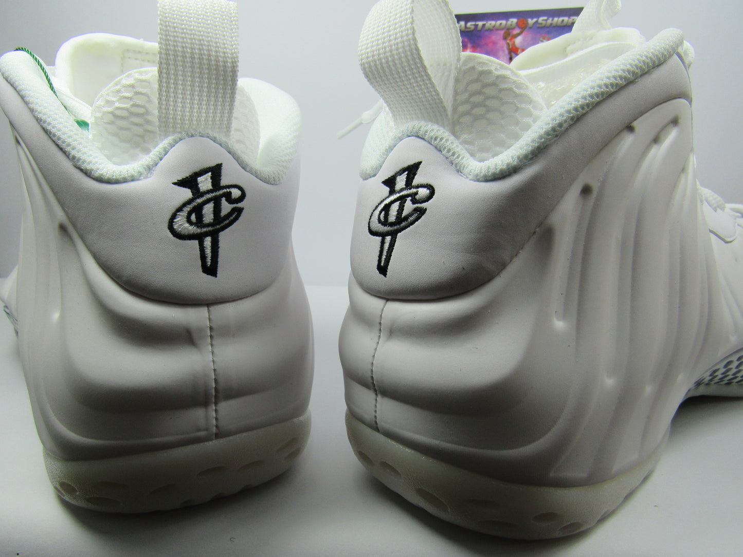 FOAMPOSITE TRIPLE WHITE 2K25 EN CAJA