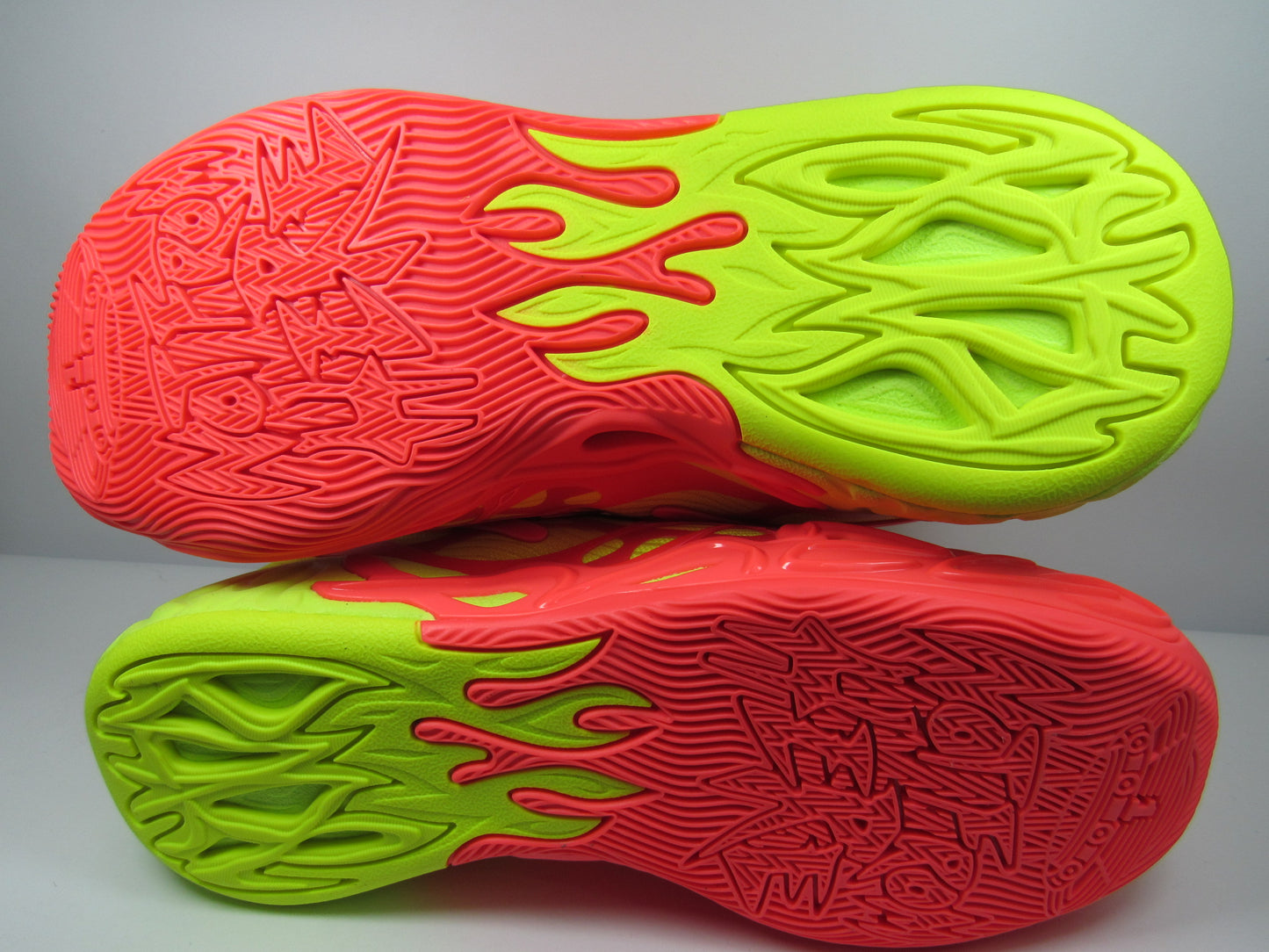 PUMA MELO MB04 LOVE EN CAJA