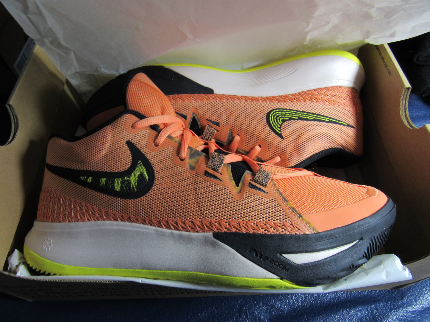 KYRIE IRVING FLYTRAP 6 "ORANGE" EN CAJA