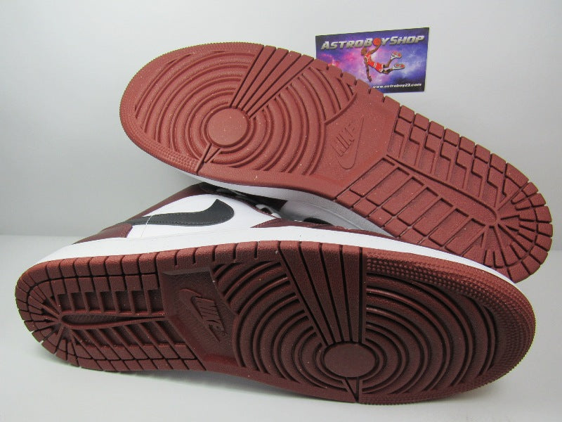 JORDAN 1 LOW SE DARK PONY EN CAJA