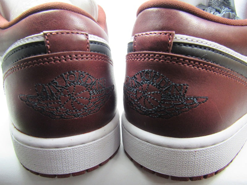 JORDAN 1 LOW SE DARK PONY EN CAJA