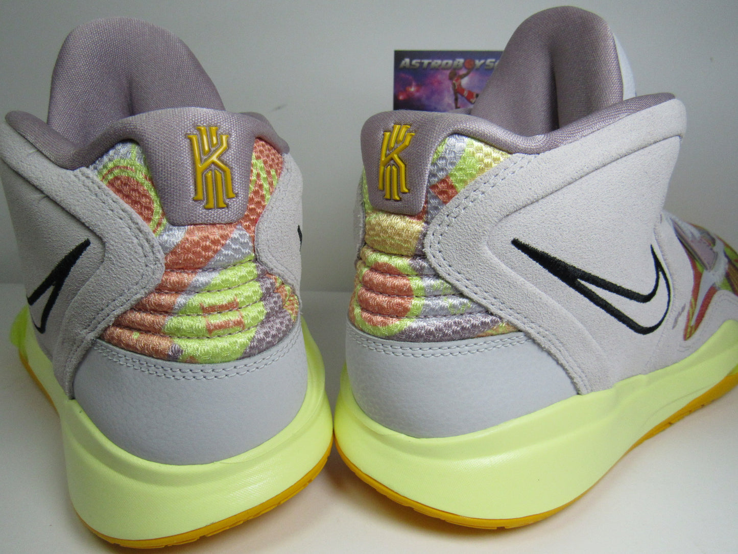 KYRIE IRVING INFINITY "PYRAMID" EN CAJA
