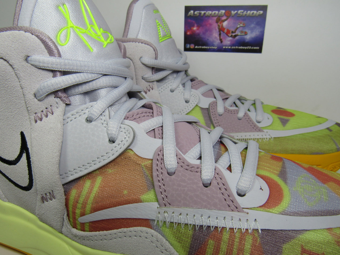 KYRIE IRVING INFINITY "PYRAMID" EN CAJA