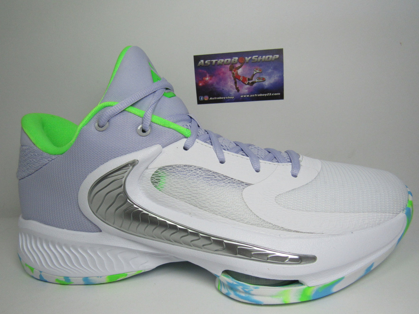 GIANNIS FREAK 4 "OXYGEN PURPLE" EN CAJA