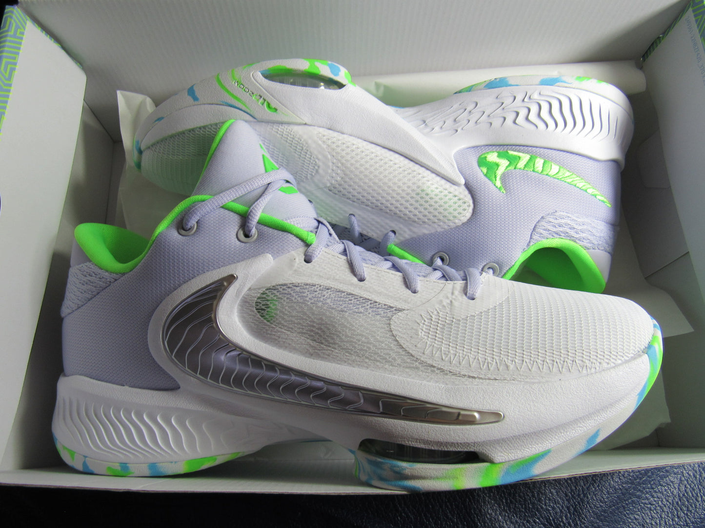GIANNIS FREAK 4 "OXYGEN PURPLE" EN CAJA