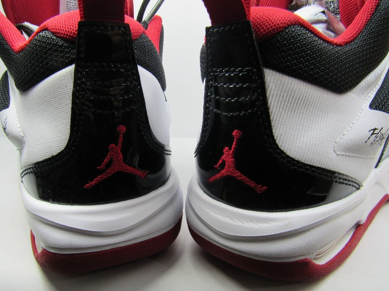 Jordan stay loyal 3 white gym red en caja