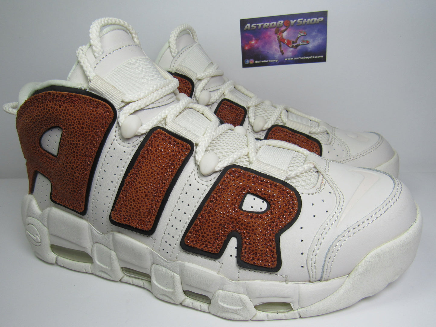 PIPPEN AIR MORE UPTEMPO "DARK RUSSET" EN CAJA